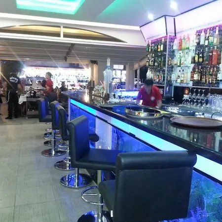 住宿加早餐酒店 Mitos 阿拉尼亚